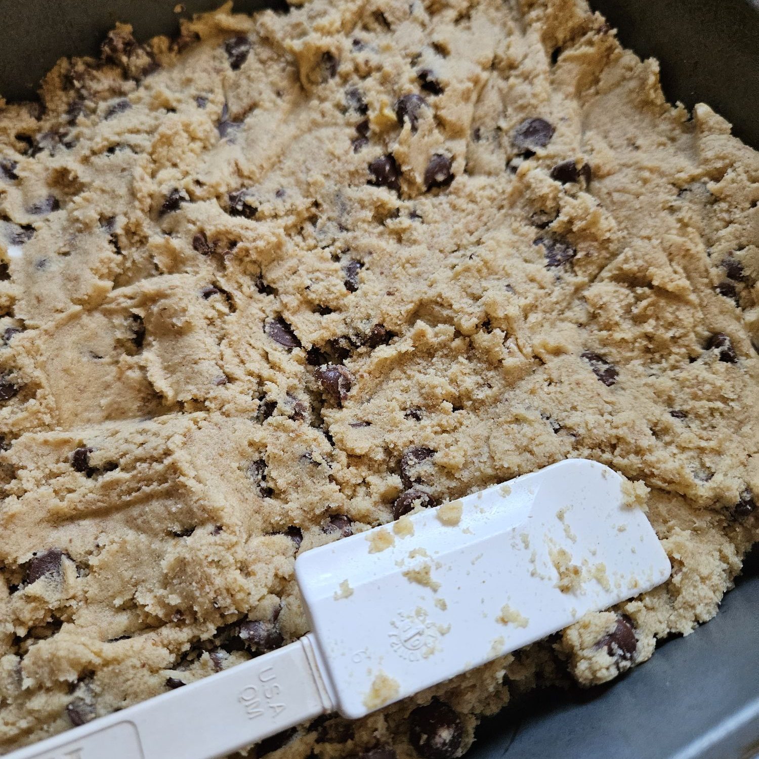chocolate chip cookie bar dough cake pan