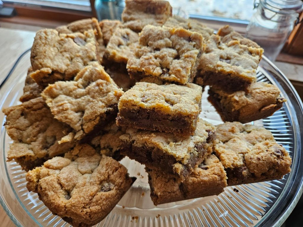 chocolate chip cookie bar cake pan